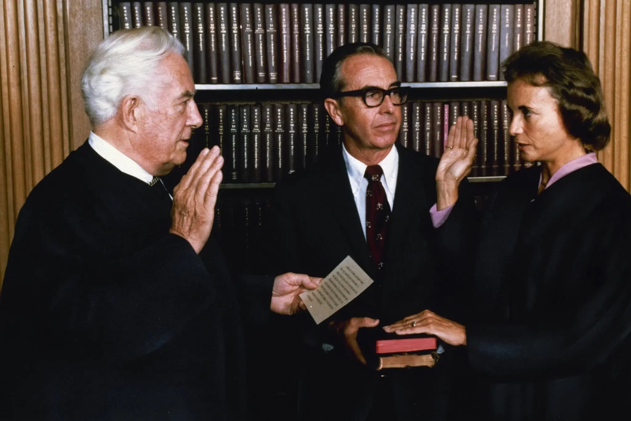 Supreme Justice Sandra O'Connor is sworn in