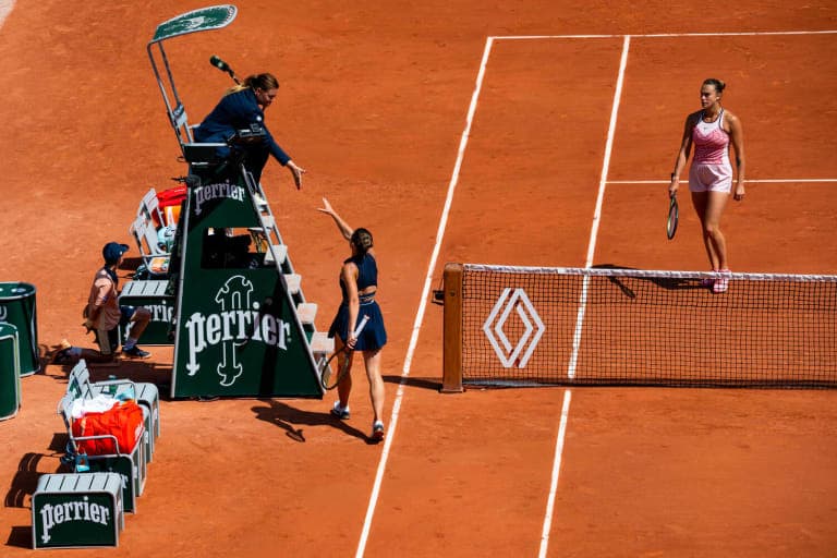 No handshake at the French Open